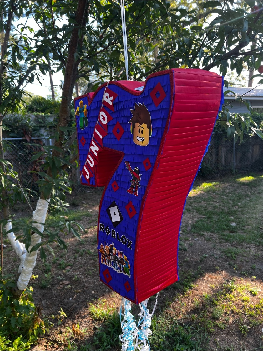 Roblox Number 7 Piñata in Bright Blue for Kids' Parties - Picture 7 of 8